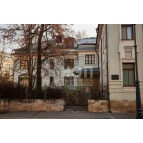 Дом 1721,6 кв.м. и зем. уч. 1139 кв.м. в Москве