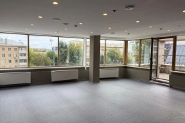 Офисный блок с хорошим ремонтом 