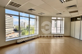 Офис, 587.9 м²